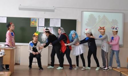 Весенние каникулы 2017-2018 учебный год - День сказок в лагере