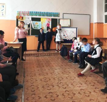 2019-2020 уч.год - Праздник мам в 1а классе