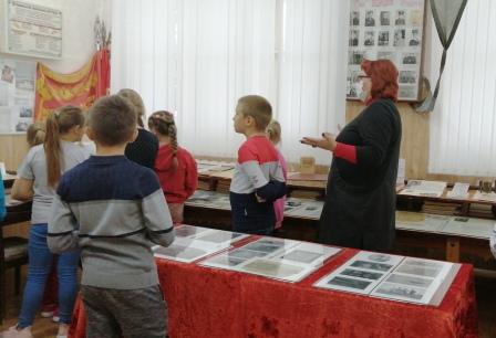 Летние каникулы 2019-2020 учебный год - Экскурсия в школьный музей