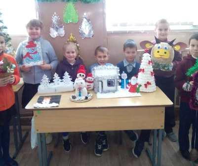 Зимние - Выставка рисунков 2б класса