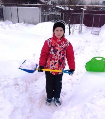 Зимние - Ребята 2б класса помогают родителям
