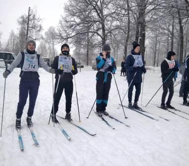 Физкультура и спорт - Соревнования по лыжным гонкам