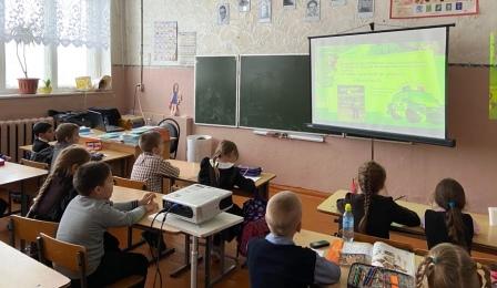 Безопасность движения - Кл.час в 1а классе «Засветись!»