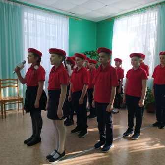 80-летие Победы - Юнармейцы поздравляют ветеранов с праздником 23 февраля