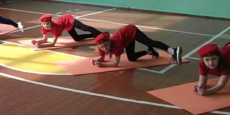 Физкультура и спорт - "В здоровом теле-здоровый дух", такой девиз юнармейцев 4б класса