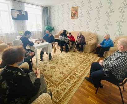 Школьная жизнь - Юнармейцы 10 класса приняли участие в акции «Связь поколений» Всероссийского проекта «Волонтеры Победы»