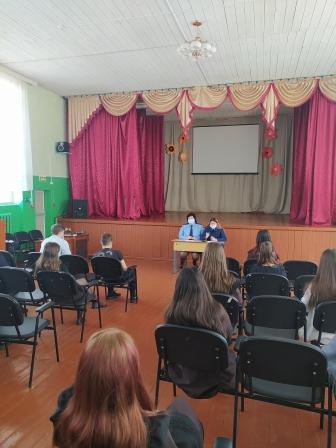 Школьная жизнь - Встреча с заместителями прокурора Городищенского района Мартышкиной Ю. В.  и Мичуриной О. А. с обучающимся 9-х , 10 и 11 классов