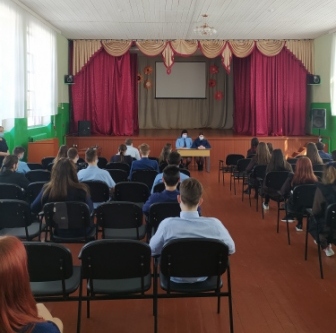 Школьная жизнь - Встреча с заместителями прокурора Городищенского района Мартышкиной Ю. В.  и Мичуриной О. А. с обучающимся 9-х , 10 и 11 классов