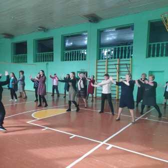 Физкультура и спорт - "Спорт.Здоровье.Долголетие"-утренняя зарядка в школе