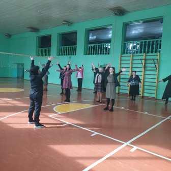 Физкультура и спорт - "Спорт.Здоровье.Долголетие"-утренняя зарядка в школе