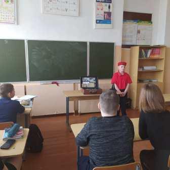 80-летие Победы - "Музей в Чемодане"- юнармейцы 4б класса рассказывают о Блокадном Ленинграде