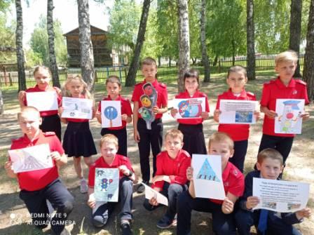 Безопасность движения - О безопасности на дорогах предупреждают юнармейцы 2б класса