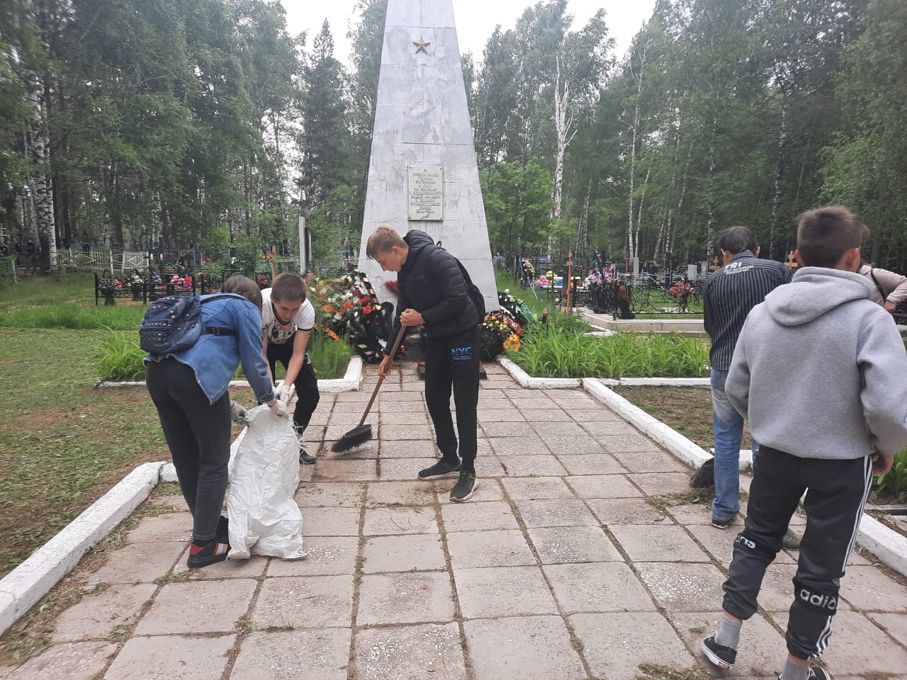 Летние - Третий день в лагере «Улыбка"- акция «Чистая природа»
