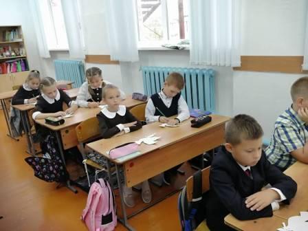 Школьная жизнь - Акция «Мы за мир! Мы против терроризма!» в 4 а классе