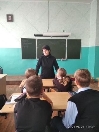 Безопасность на дороге - "Правила дорожные-знать и выполнять каждому положено"-классное мероприятие в 5а классе