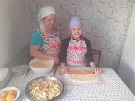 Школьная жизнь - Онлайн-акция «Мы едины. Национальные блюда моей семьи» во 2б классе