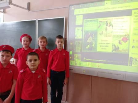 Безопасность на дороге - "Дорога без опасности". Юнармейцы 3б класса рассказали о безопасном поведении на дорогах.