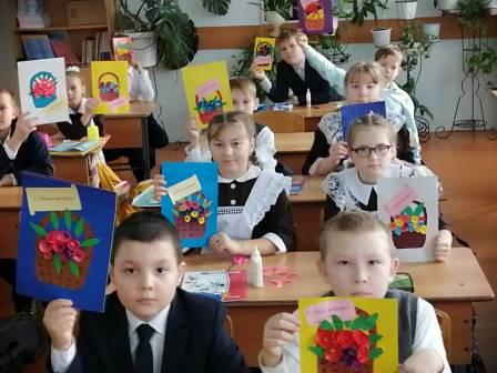 Школьная жизнь - Подарки для мам в 4а классе