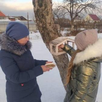 Интересно! - Акция «Покормите птиц зимой"-юнармейцы 3 б класса делают кормушки для птиц