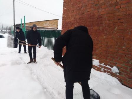 Зимние - Волонтёры 9а класса на трудовом десанте