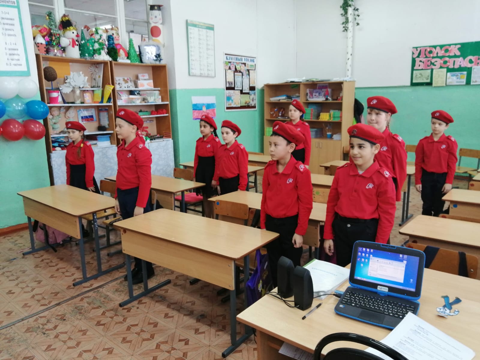 Школьная жизнь - Посвящение учащихся 3а класса в ряды Юнармии