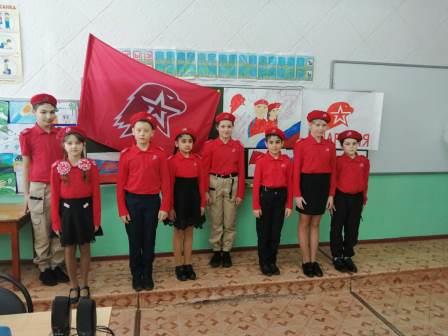 Школьная жизнь - Посвящение учащихся 3а класса в ряды Юнармии