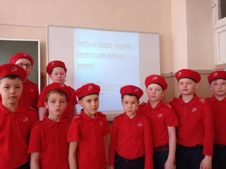 Школьная жизнь - "Кто нас защищает"- внеклассное мероприятие с юнармейцами 3б класса