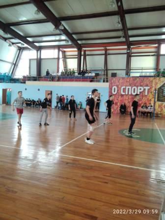 Физкультура и спорт - Соревнования по волейболу среди юношей