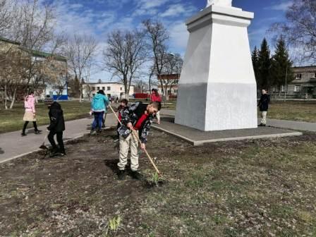 Школьная жизнь - Акция «Всероссийский день заботы о памятниках истории и культуры"-юнармейцы 5б класса