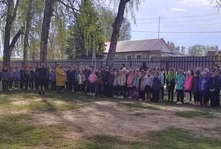 Школьная жизнь - Церемония поднятия Государственного флага Российской Федерации