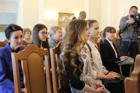 Школьная жизнь - "Умники и Умницы"-встреча финалистов регионального этапа с  профессором МГИМО Юрием Вяземским.