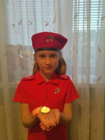 80-летие Победы - Ацию «Зажги свечу памяти"провели юнармейцы 3б класса