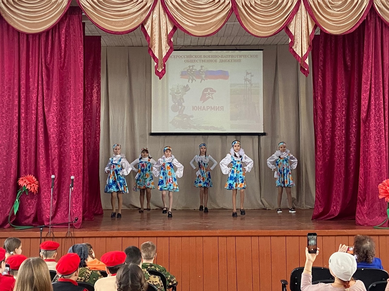 Зимние - юнармейцы МБОУ СОШ г. Сурска встречают гостей