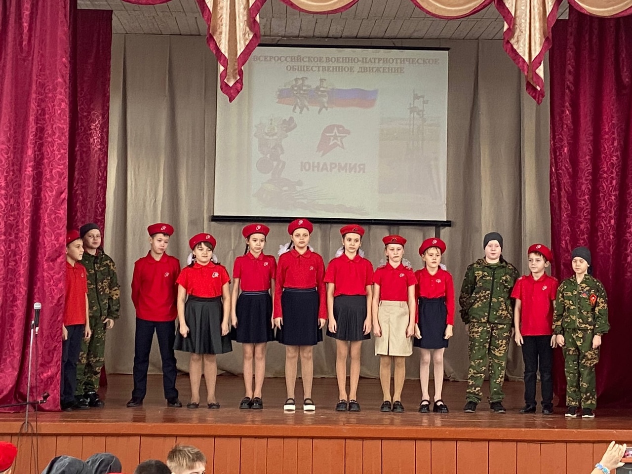 Зимние - юнармейцы МБОУ СОШ г. Сурска встречают гостей