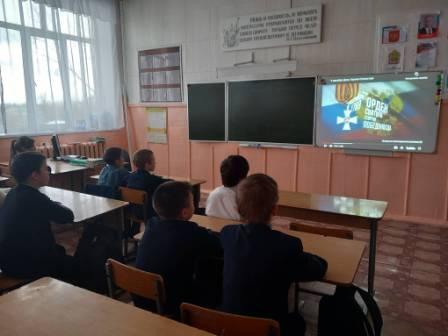 Интересно! - "За Россию, за народ!"- мероприятие в 5б классе