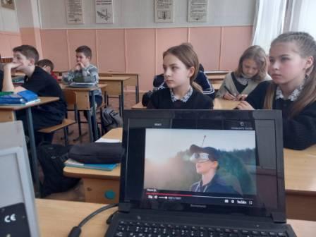 Школьная жизнь - "Киноуроки в школах России"- просмотр фильма «Мост» в 5-х классах