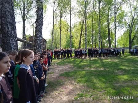 Школьная жизнь - Торжественная  линейка, посвященная 78-летию Великой отечественной войне
