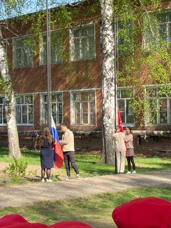 Школьная жизнь - Торжественная  линейка, посвященная 78-летию Великой отечественной войне