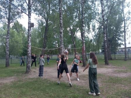 Школьная жизнь - 2 день в детском оздоровительном лагере «Улыбка»