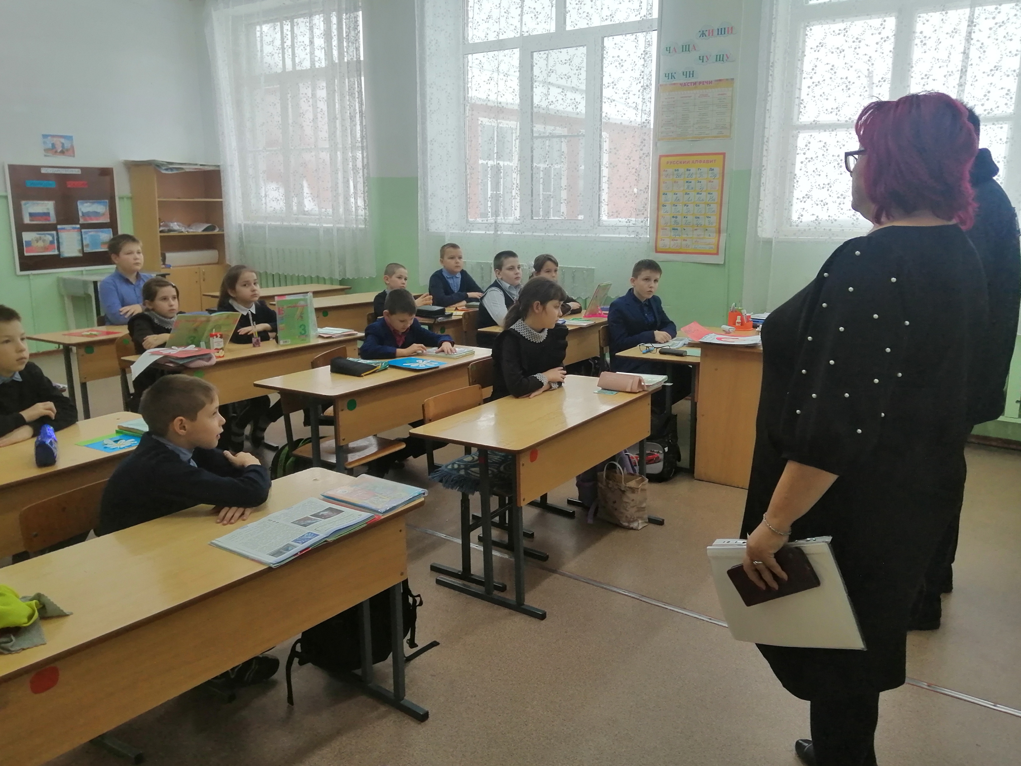 Профилактика табакокурения и алкоголизма - Профилактическая беседа  инспектора ПДН с учащимися  на тему: «Мое поведение и моя  безопасность»